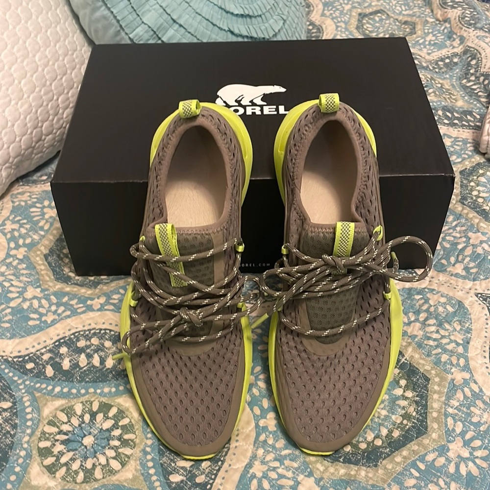Sorel Kinetic Impact Lace size 8.5